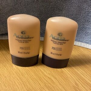 Lot of 2 Covergirl 755 CG Smoothers Soft Honey Foundation